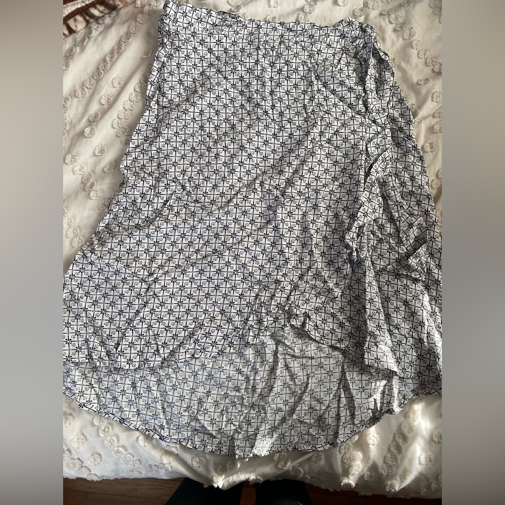 Maurice’s wrap around skirt size 0